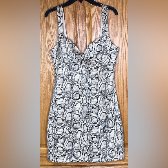 ZARA Animal Print Snakeskin Faux Suede Mini Dress Black & Ecru Size Medium‎ - Picture 10 of 13